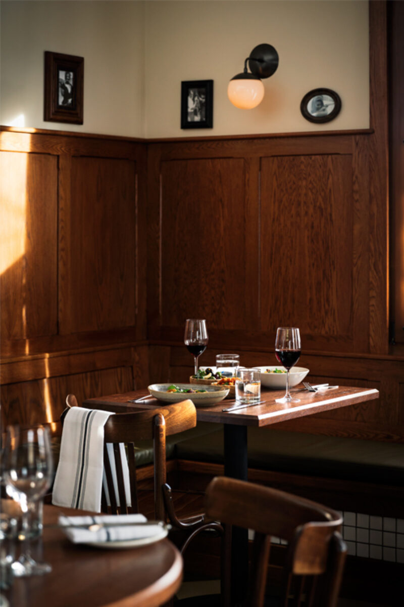 Glorietta Trattoria interior table set