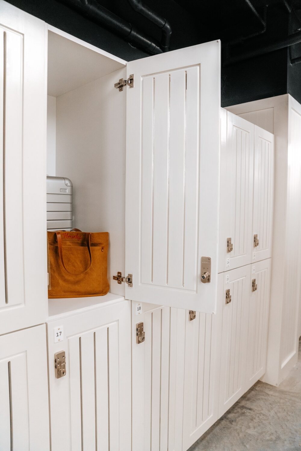 storage lockers with purse
